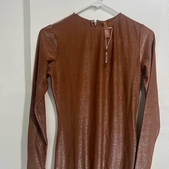 Skims - Picture 3 of 5